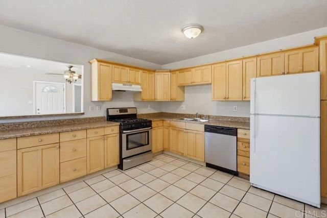 220 CALLE PRIMERA, San Ysidro, CA 92173