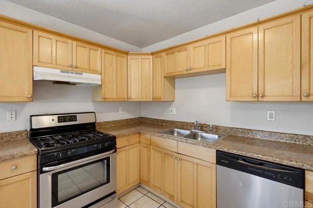 220 CALLE PRIMERA, San Ysidro, CA 92173