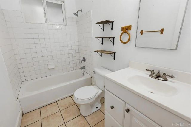 220 CALLE PRIMERA, San Ysidro, CA 92173