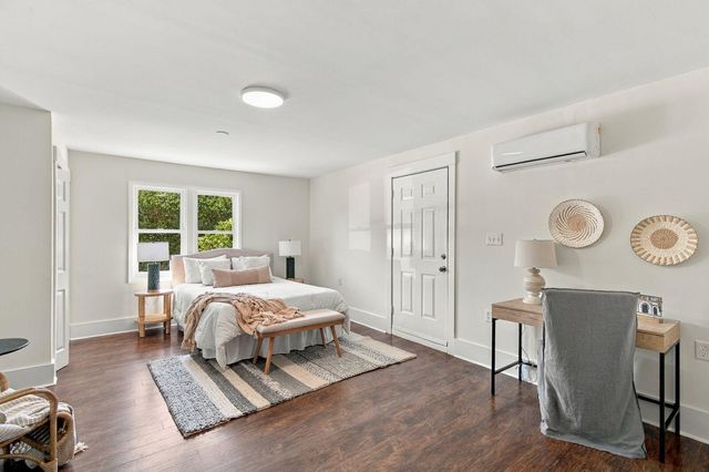 1052 Harbor View Road, Charleston, SC 29412