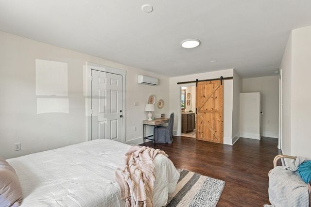1052 Harbor View Road, Charleston, SC 29412