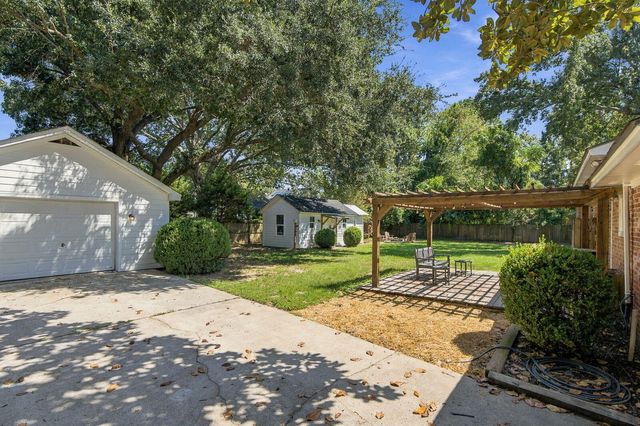1052 Harbor View Road, Charleston, SC 29412