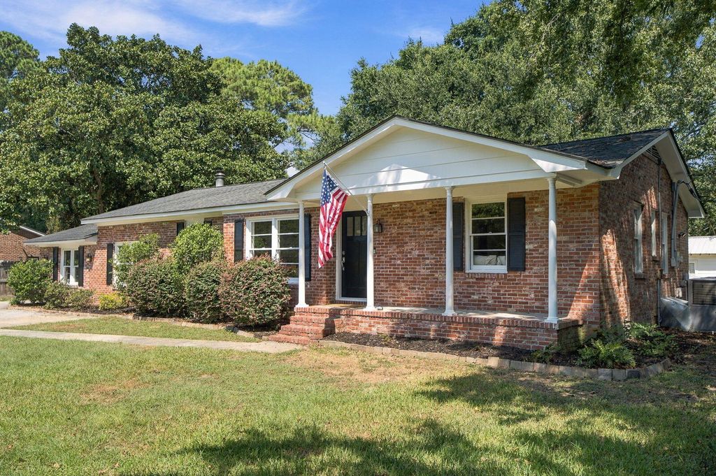 1052 Harbor View Road, Charleston, SC 29412