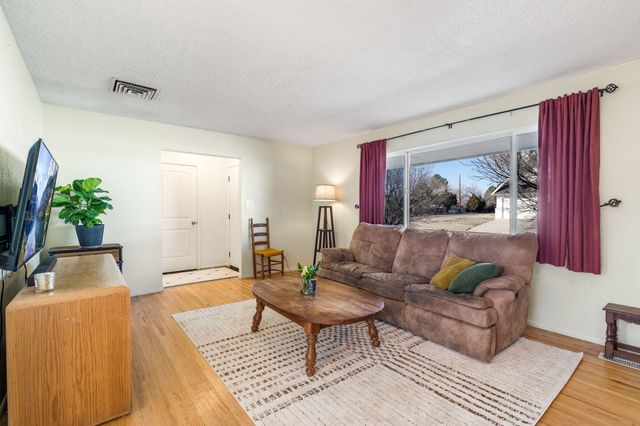 9300 Hannett Avenue NE, Albuquerque, NM 87112