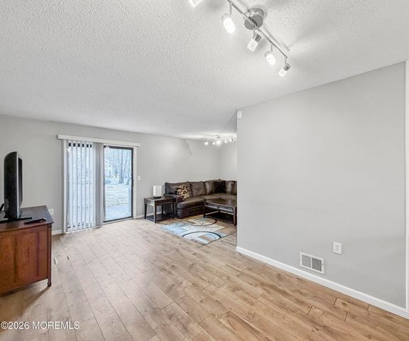 205 Bluebell Drive, Jackson, NJ 08527