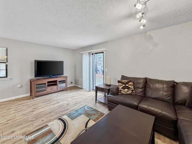 205 Bluebell Drive, Jackson, NJ 08527