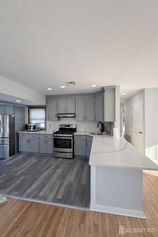 30 Falmouth Road, Iselin, NJ 08830