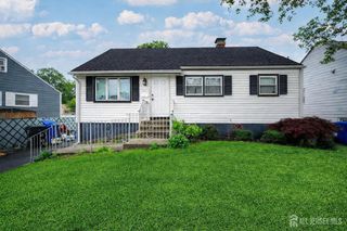 30 Falmouth Road, Iselin, NJ 08830