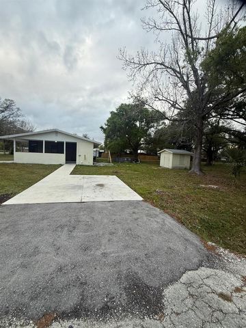 1327 SE VERMONT AVENUE, Arcadia, FL 34266