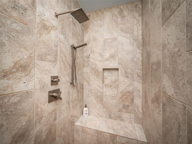 308 Buckhorn DR, Lago Vista, TX 78645