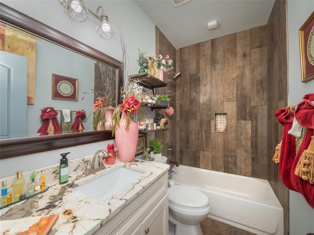 308 Buckhorn DR, Lago Vista, TX 78645