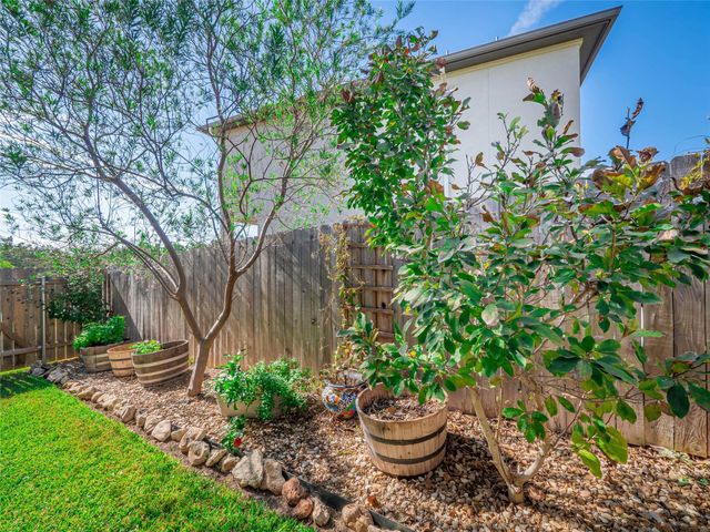 308 Buckhorn DR, Lago Vista, TX 78645