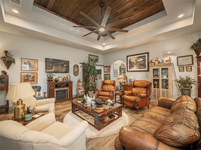 308 Buckhorn DR, Lago Vista, TX 78645