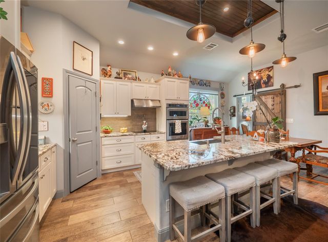 308 Buckhorn DR, Lago Vista, TX 78645