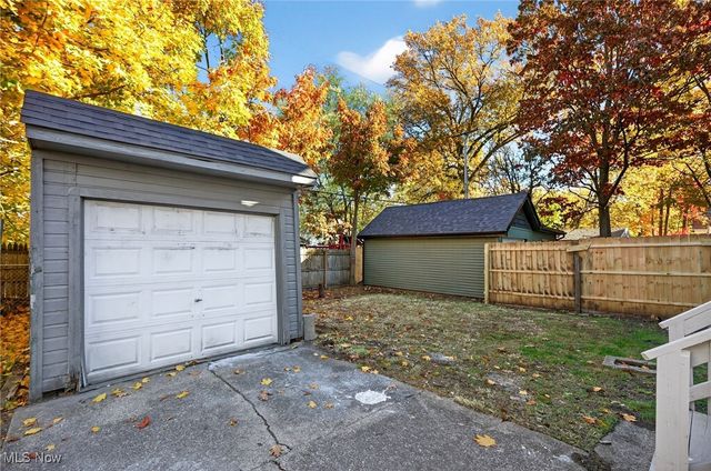 11209 Continental Avenue, Cleveland, OH 44104