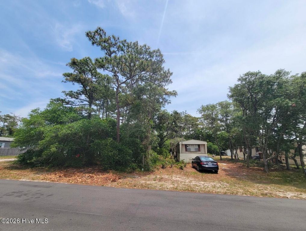 108 NE 68th Street, Oak Island, NC 28465