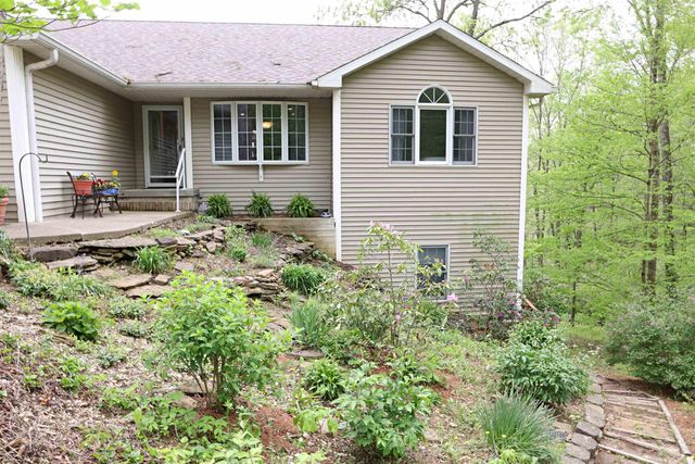 1196 Bellgrade Drive, Loogootee, IN 47553