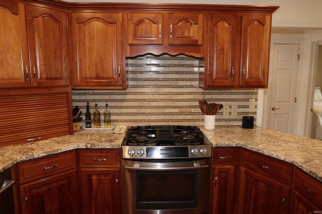 1196 Bellgrade Drive, Loogootee, IN 47553