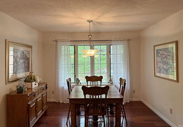 1196 Bellgrade Drive, Loogootee, IN 47553