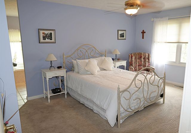 1196 Bellgrade Drive, Loogootee, IN 47553