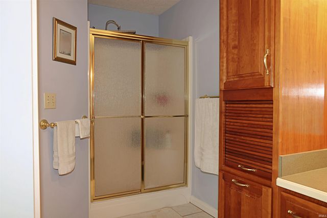 1196 Bellgrade Drive, Loogootee, IN 47553