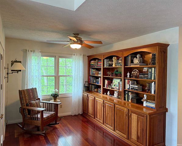 1196 Bellgrade Drive, Loogootee, IN 47553