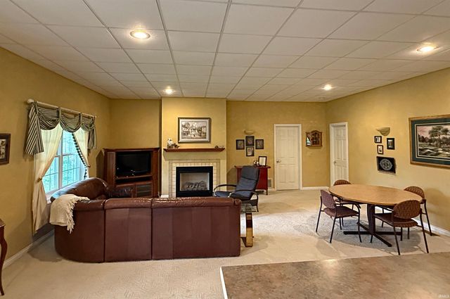 1196 Bellgrade Drive, Loogootee, IN 47553
