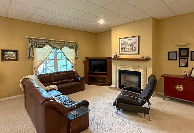1196 Bellgrade Drive, Loogootee, IN 47553