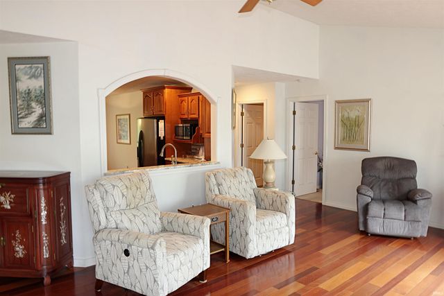 1196 Bellgrade Drive, Loogootee, IN 47553