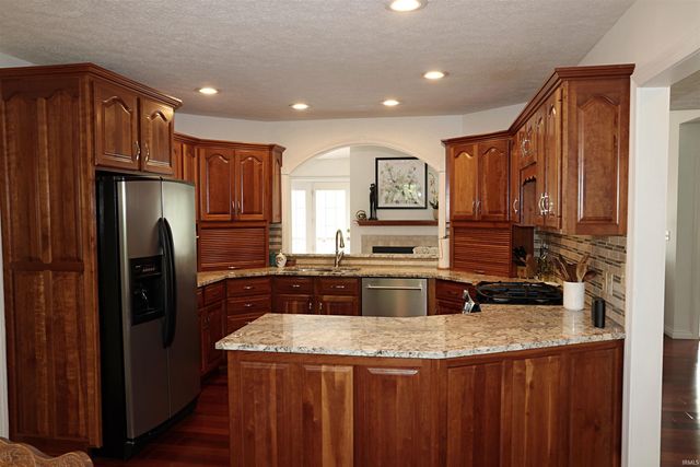 1196 Bellgrade Drive, Loogootee, IN 47553