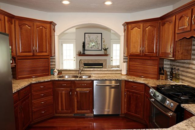 1196 Bellgrade Drive, Loogootee, IN 47553