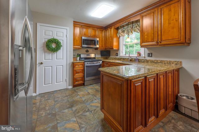 168 KNOTTY OAK DR, Mount Laurel, NJ 08054