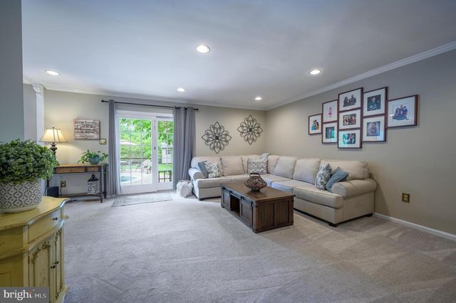 168 KNOTTY OAK DR, Mount Laurel, NJ 08054