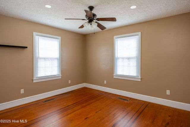 506 E Roseboro Street, Roseboro, NC 28382