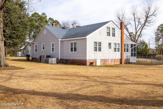 506 E Roseboro Street, Roseboro, NC 28382