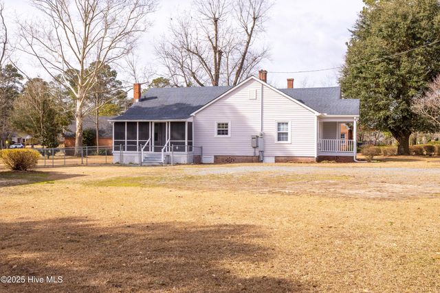 506 E Roseboro Street, Roseboro, NC 28382