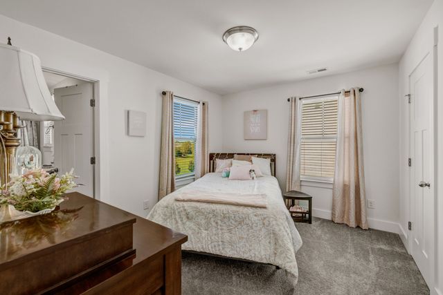 2117 Hospitality Ln, Murfreesboro, TN 37128