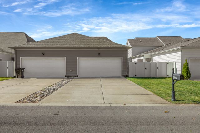 2117 Hospitality Ln, Murfreesboro, TN 37128