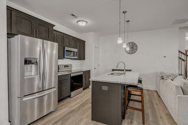 2117 Hospitality Ln, Murfreesboro, TN 37128