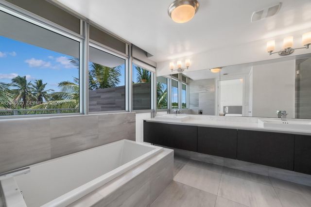 1201 20th St 401, Miami Beach, FL 33139
