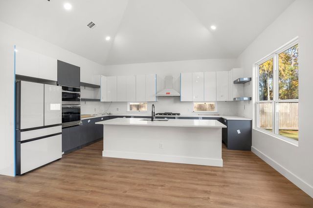 32410 Westwood Square East Dr, Magnolia, TX 77354