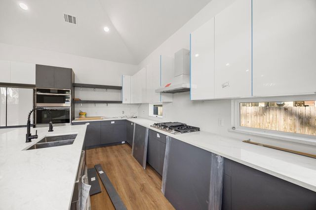 32410 Westwood Square East Dr, Magnolia, TX 77354