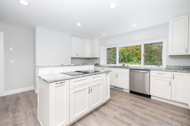720 Town Hill Road, New Hartford, CT 06057
