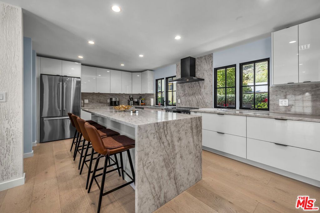 1450 N Bundy Drive, Los Angeles, CA 90049 — photo 3