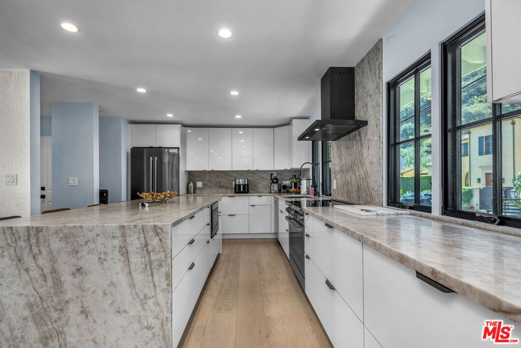 1450 N Bundy Drive, Los Angeles, CA 90049 — photo 4