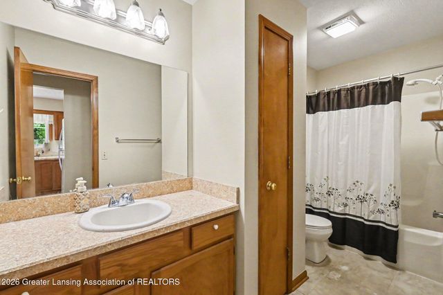 12717 Houghton Drive, Dewitt, MI 48820