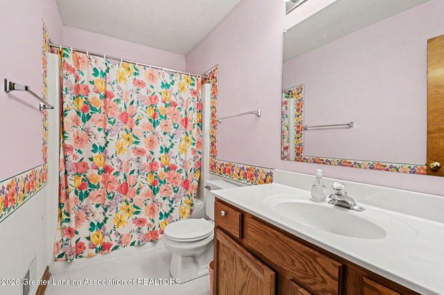 12717 Houghton Drive, Dewitt, MI 48820