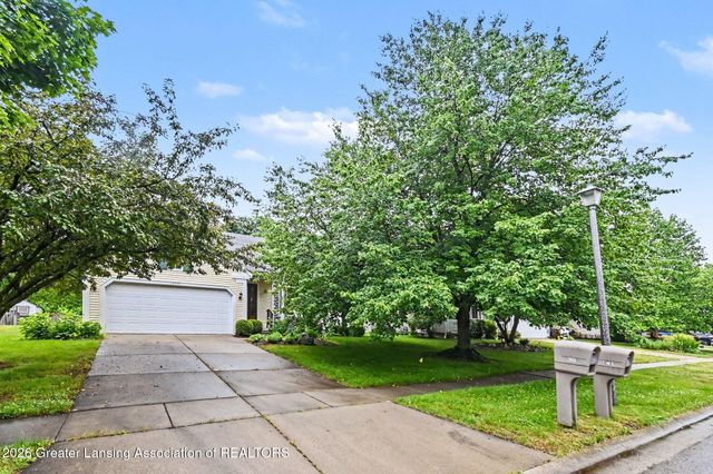 12717 Houghton Drive, Dewitt, MI 48820