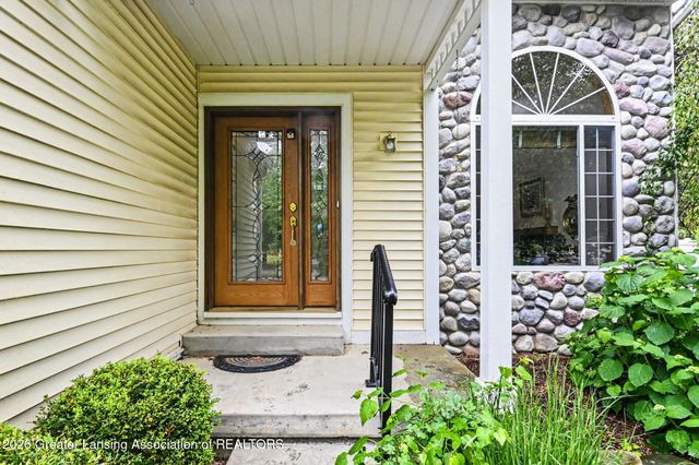 12717 Houghton Drive, Dewitt, MI 48820