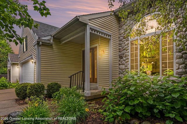 12717 Houghton Drive, Dewitt, MI 48820